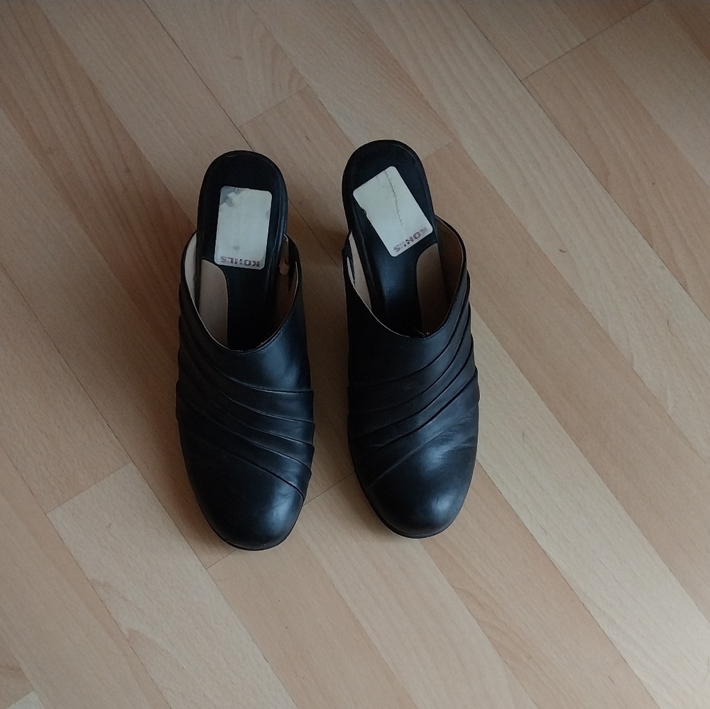 Womens Black Clogs (Size 7 1/2 )